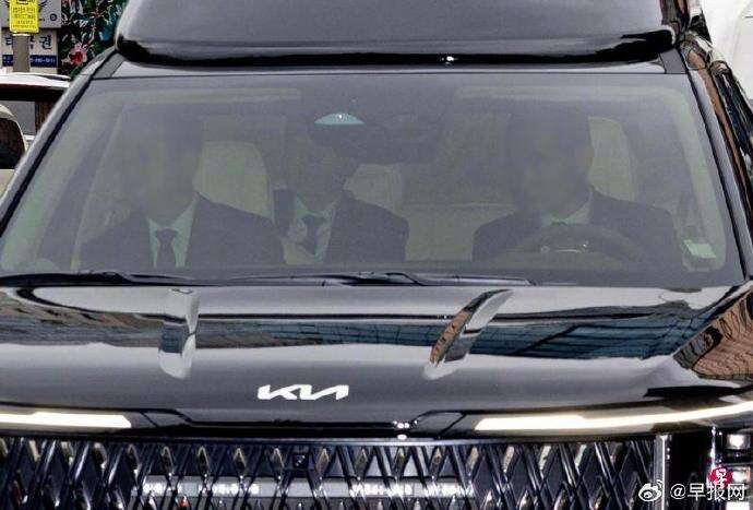 尹锡悦出庭受审