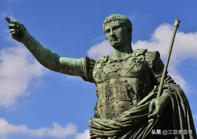 罗马战士雕像