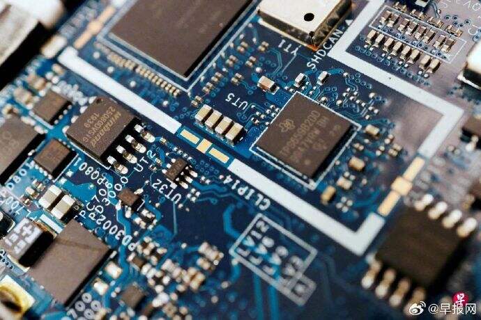 特朗普顾问评论中国半导体