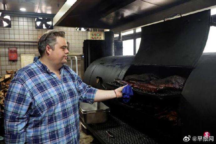 北京餐馆更换菜单